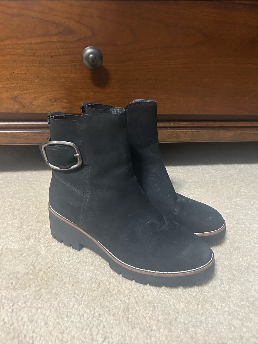 Blondo black suede waterproof boots 9